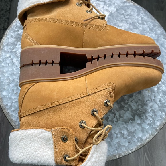 Timberland 6.5-Inch Waterproof Faux Fur Lined Boot (Women’s) Rarely used. - Picture 7 of 10